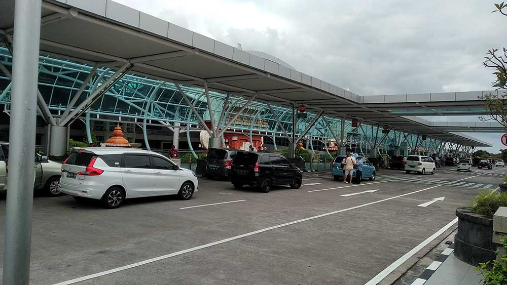 bali airport rent car