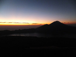 batur sun rise climbing adventure tour