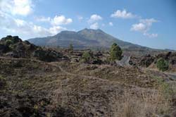 bali volcano climbing