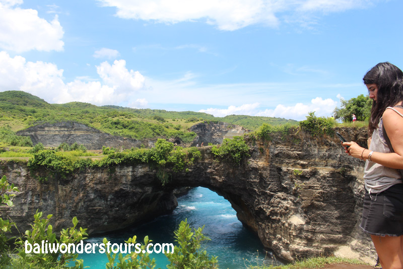 broken beach nusa penida bali