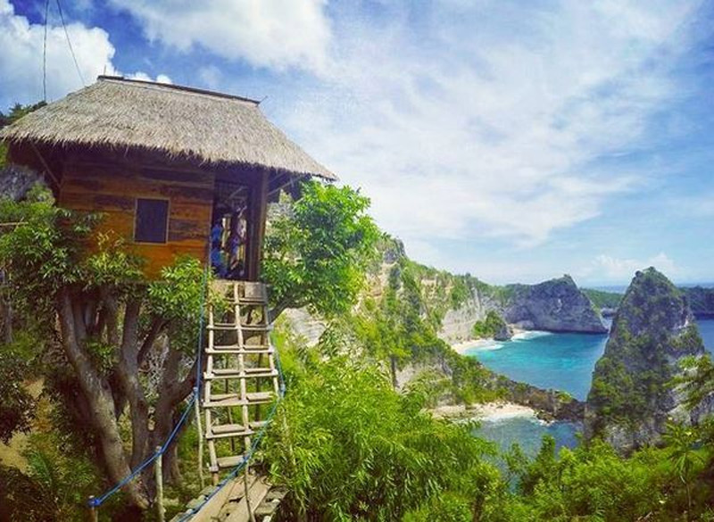 teletubis hill in nusa penida bali