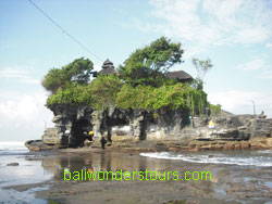 bali tanah lot temple