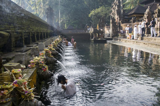 tirta empul tampaksiring bali