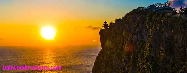 uluwatu temple bali indonesia