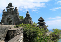 bali uluwatu temple