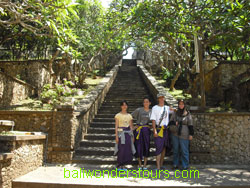 uluwatu temple bali